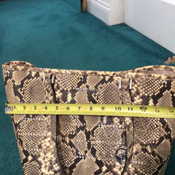 Michael Kors python print. SOLD ON ANOTHER SITE‼️ - Picture 7 of 8